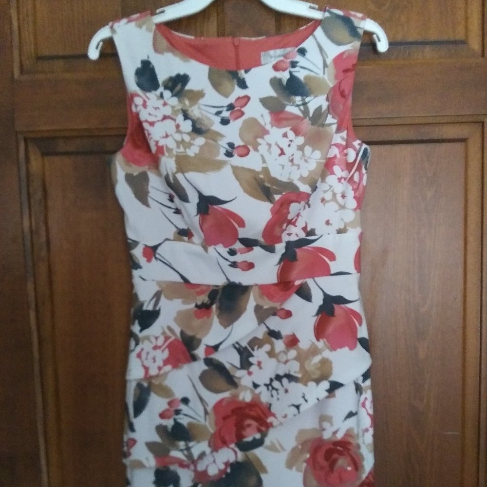 Dress Barn Floral Sheath Sleeveless Salmon Coral Roses Tiered Size 4